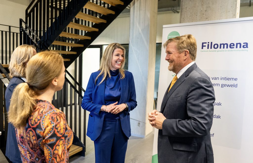 Koning Willem-Alexander in gesprek