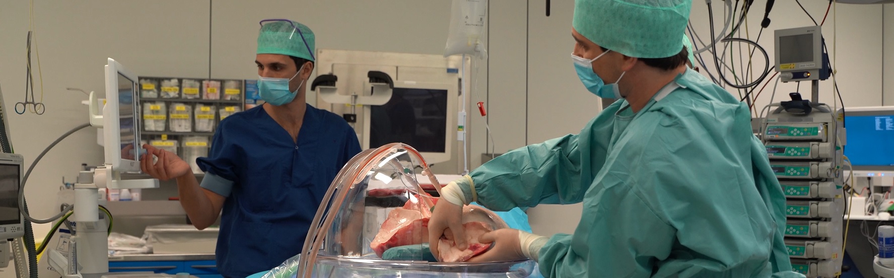 Chirurgen met longperfusie op de ok