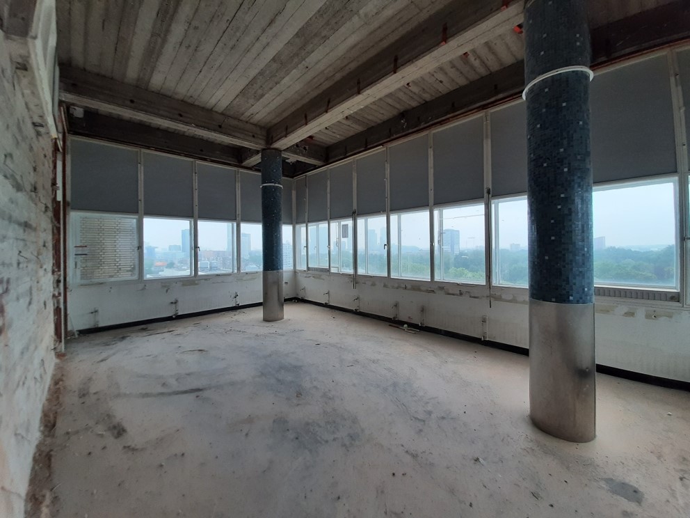 10e etage H-Zuid, op de kop van het gebouw |uitzicht richting Park en Euromast