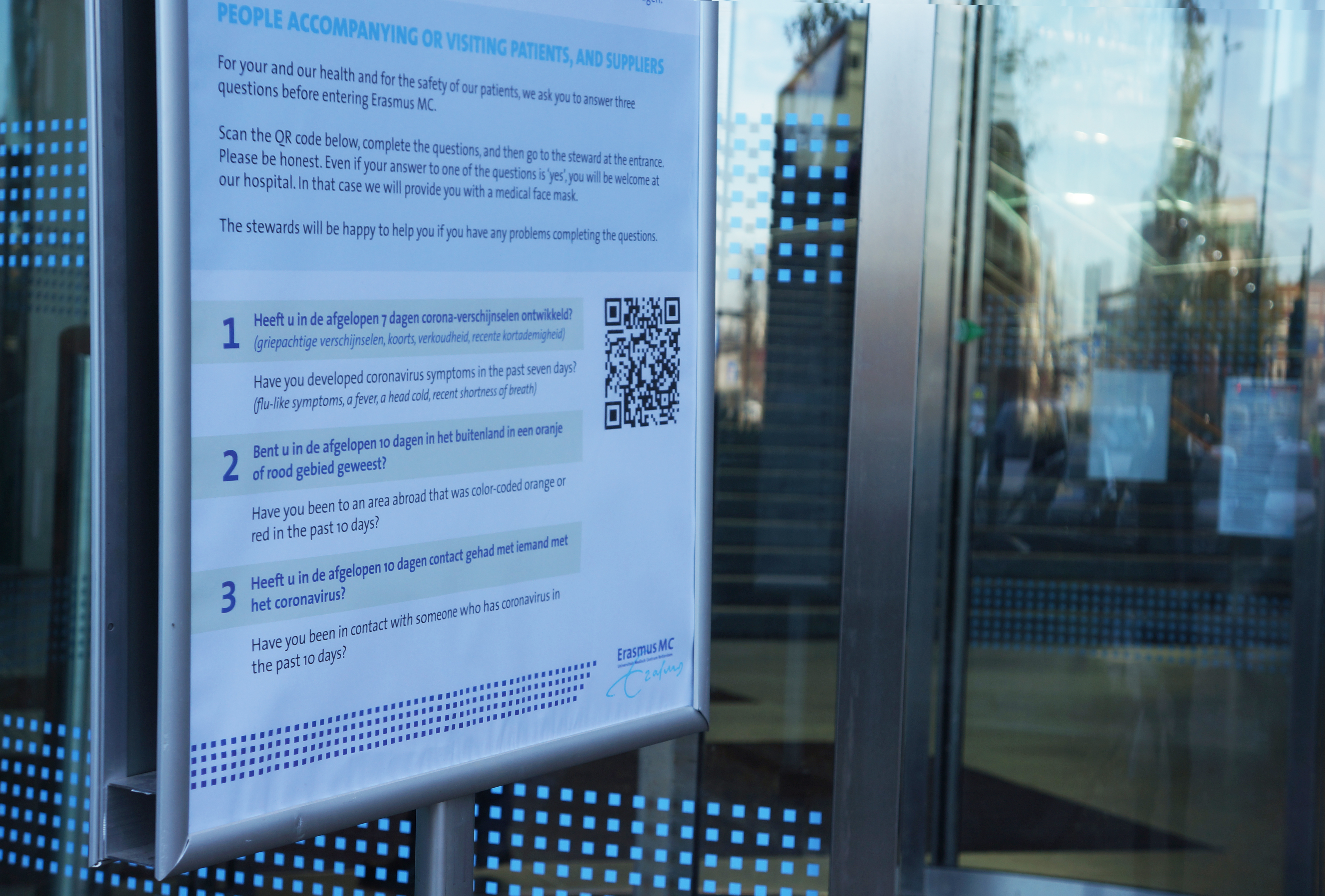 QR-code bij ingang ziekenhuis voor gezondheidscontrole