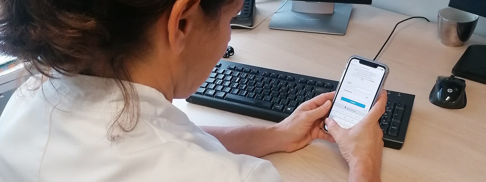 Arts-gebruikt-beterDichtbij-app-mobiel