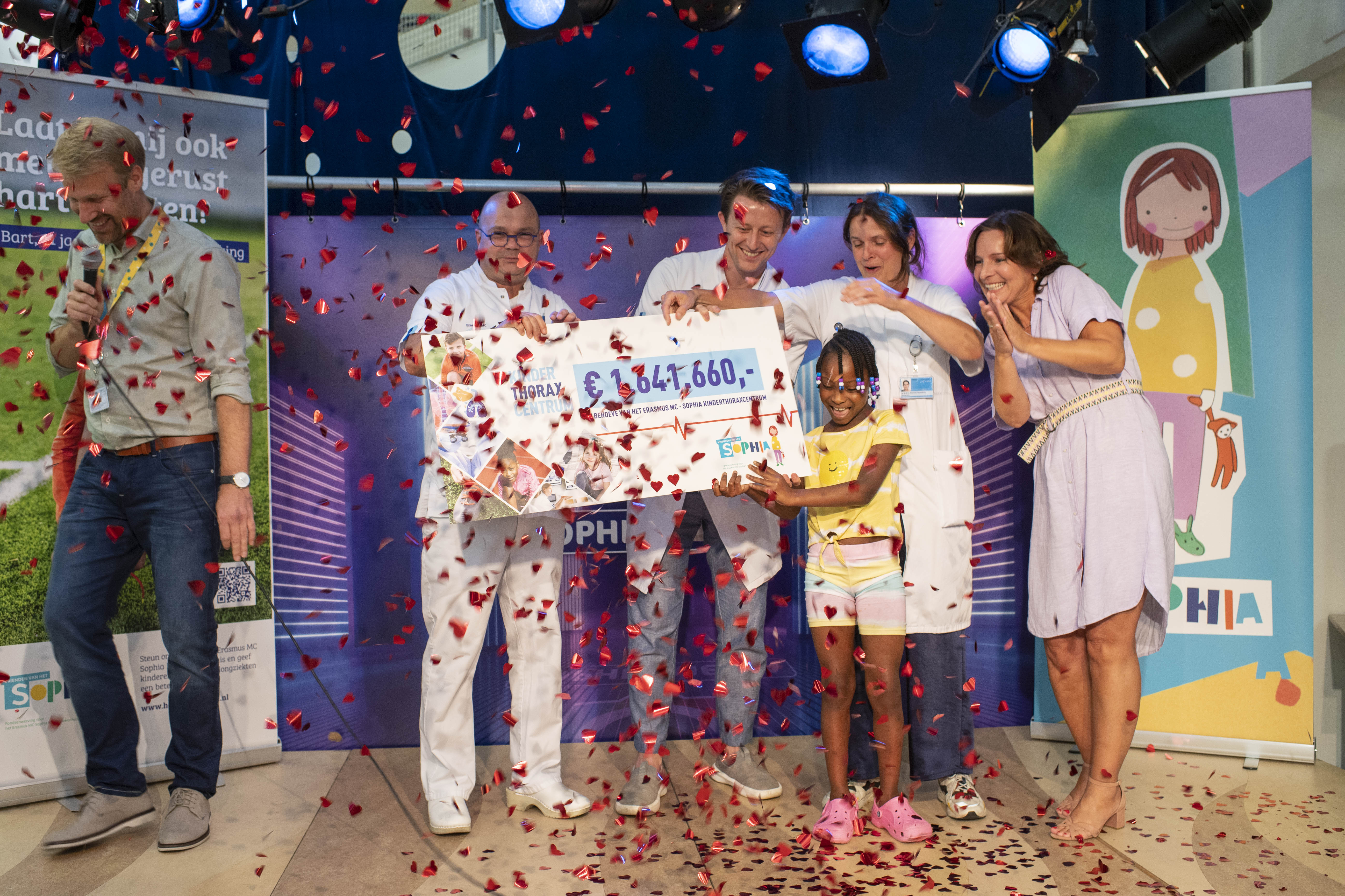 Bedrag op cheque KTC met confetti