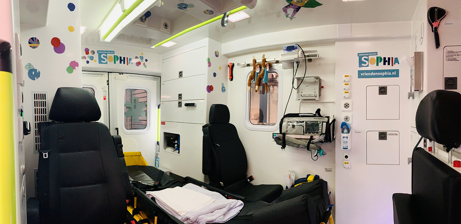 Kinderambulance-bestickering