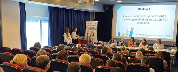 Kinderzorgconferentie zaalopstelling Kinderzorgconferentie zaalopstelling