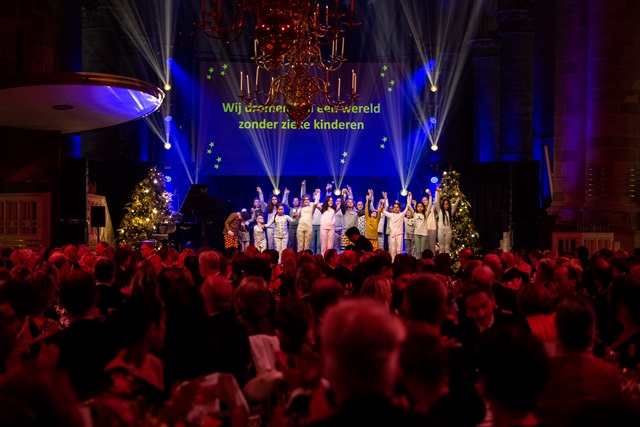 Lichtjesdiner 2023 kids op podium