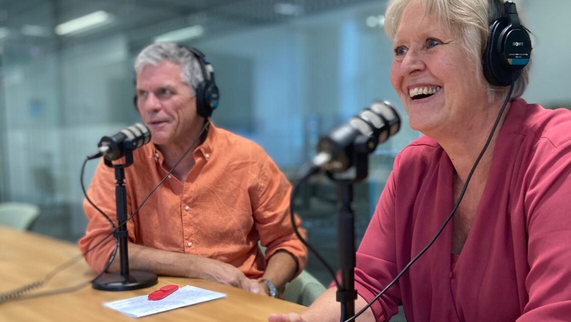 Kinderpijnspecialisten Bernadette de Mol en Tom de Leeuw zijn te gast in de podcast In Opname.